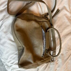 Elegant Tan Leather Shoulder Bag